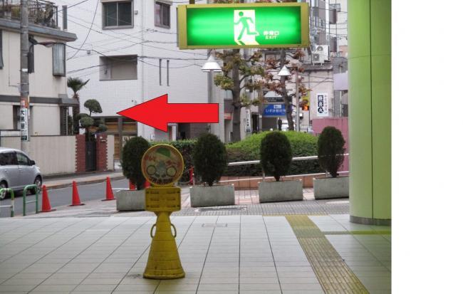 写真：赤羽駅西口からの案内1