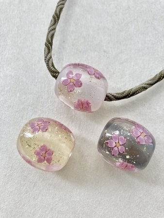 写真：とんぼ玉ネックレス