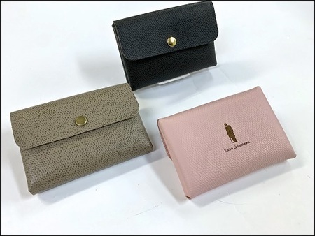 写真：レザー名刺入れ