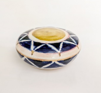 瑠璃松葉模様丸平蓋物