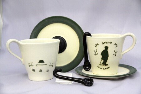 写真：ペアカップ＆ソーサー渋沢