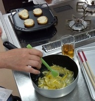調理の様子の写真