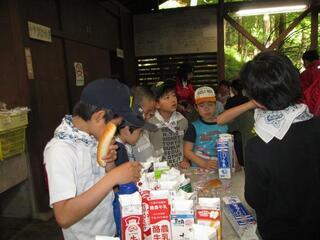 写真:キャンプ朝食