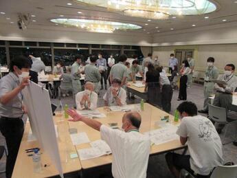 写真:検討会の様子1