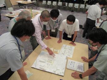 写真:検討会の様子2