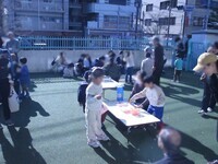 画像：昔あそびの様子