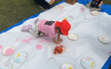 写真：ピクニック　フィンガーペイント