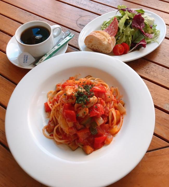 写真:とりササ身の菜園風トマトソーススパゲティ