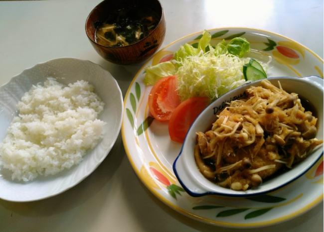 写真:エミーメニュー(揚げ包み)