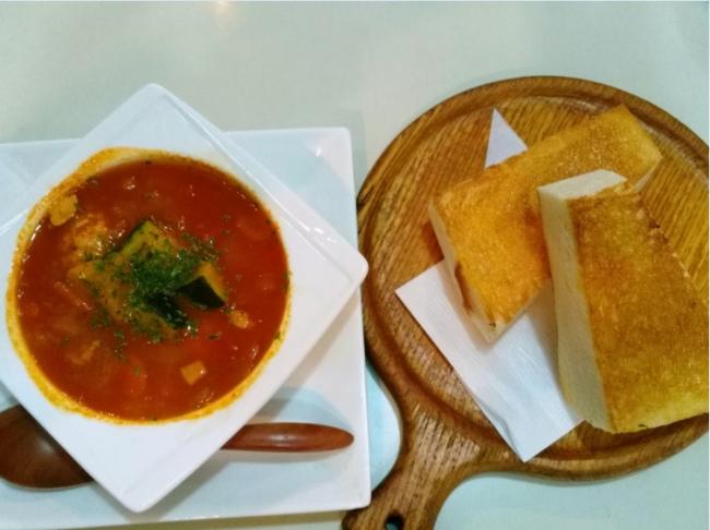 写真:エミーメニュー(トマトスープ)