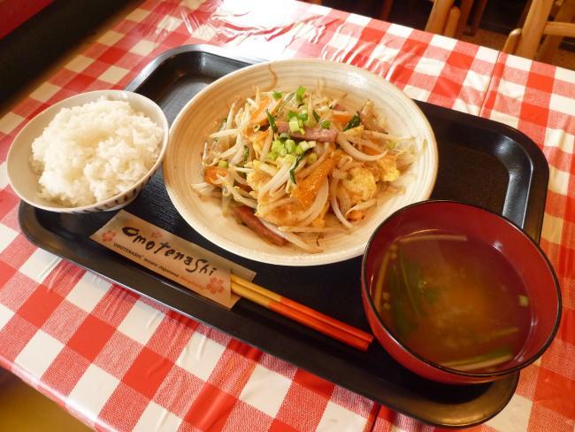 写真:麩チャンプルー定食