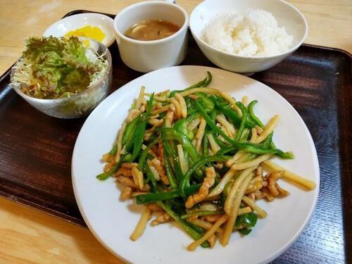 写真:青椒肉絲定食