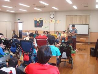 写真:ウクレレコンサートの様子