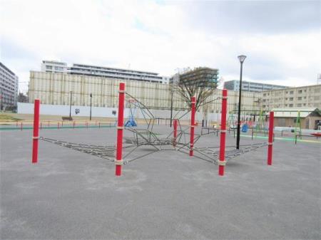 写真：ザイル遊具