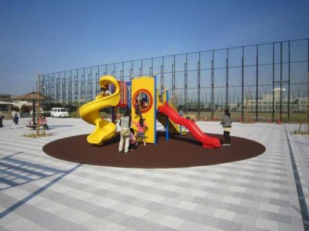 写真：複合遊具