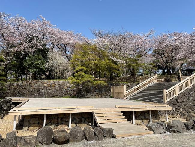 写真:野外ステージ1