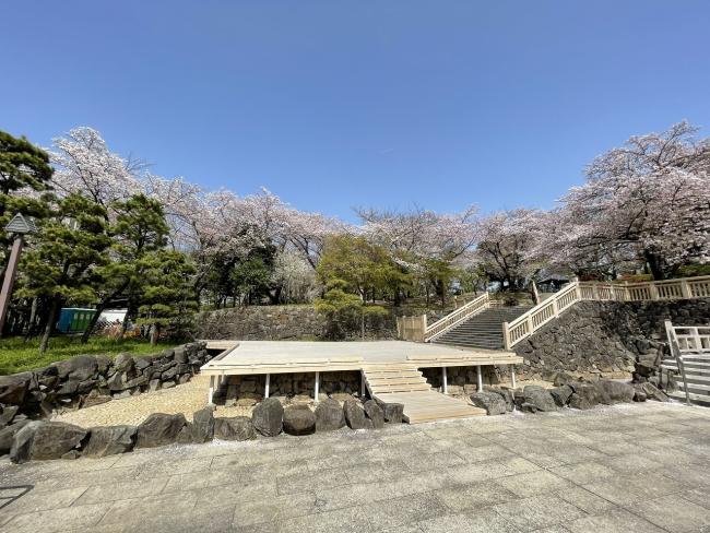 写真:野外ステージ2