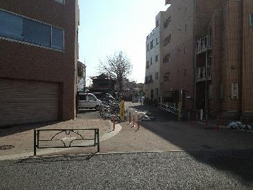 写真：始点側（明治通り側）