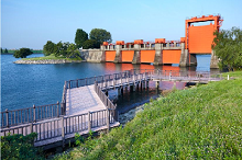 写真：旧岩淵水門