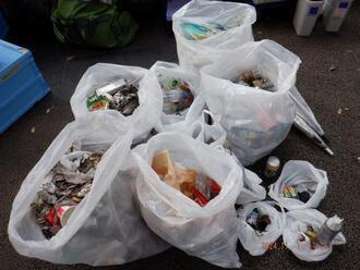 写真：ポイ捨て防止キャンペーンの様子7