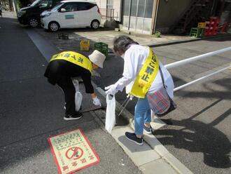 写真：ポイ捨て防止キャンペーンの様子5