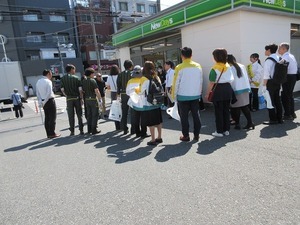写真：駅前清掃活動（北赤羽1）