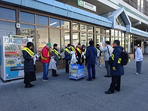 JR浮間舟渡駅前清掃1