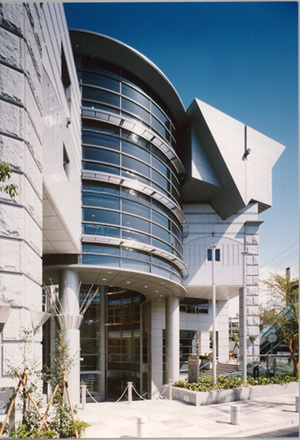 写真：滝野川会館外観（2階・3階一部が文化センター）