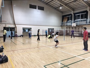 写真:バドミントン