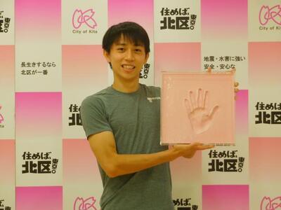 写真:鈴木セルヒオ選手手形