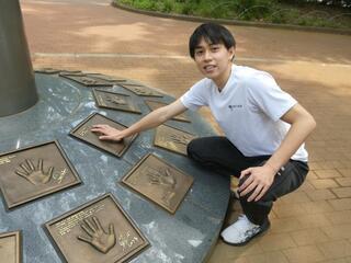 写真:鈴木セルヒオ選手手形1