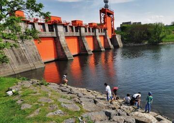 写真:旧岩淵水門
