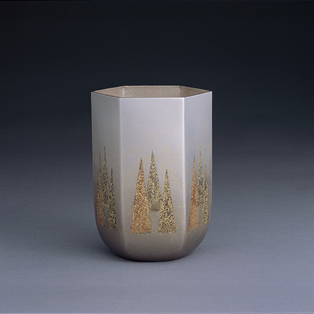 写真：切嵌象嵌花器「春霞」