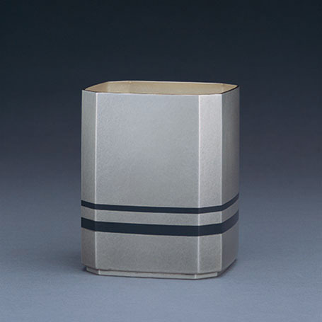 写真：四方接合せ花器