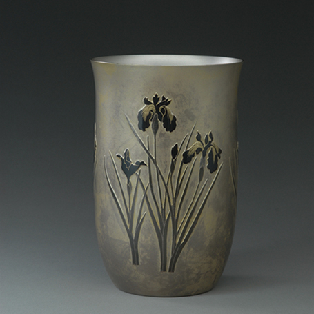 写真：接合せ菖蒲文花器