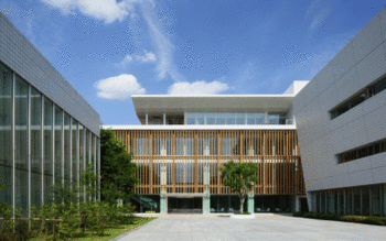 成徳大学校舎の外観の写真