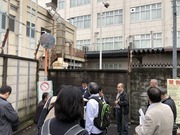 まち歩きの様子の写真