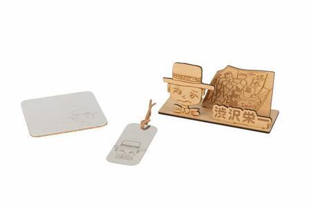 写真:事業の様子 渋沢栄一のしおり、コースター、スタンド