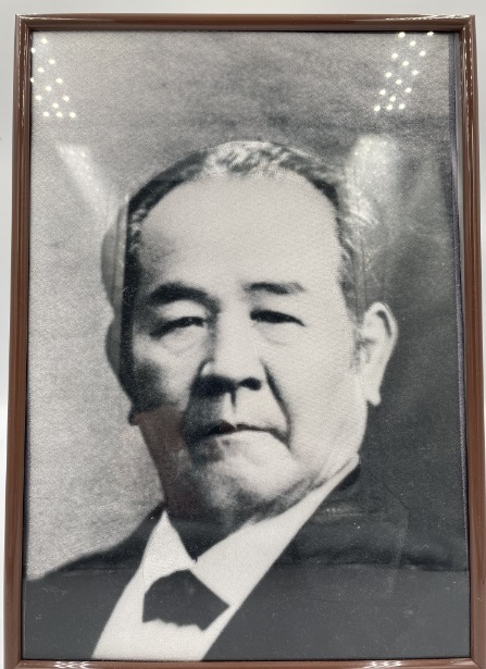 写真:事業の様子 渋沢栄一の写真の転写刺繍