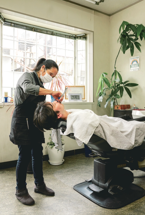 写真：畔上理容店