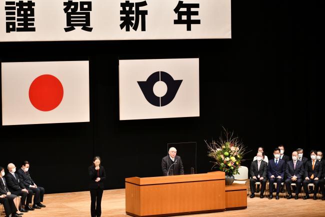 写真:議長挨拶の様子