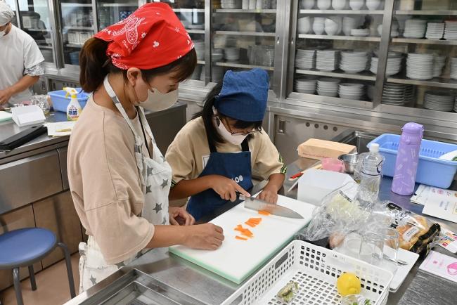 写真：「親子でリデュースクッキング調理実習会」開催　240830-2-1