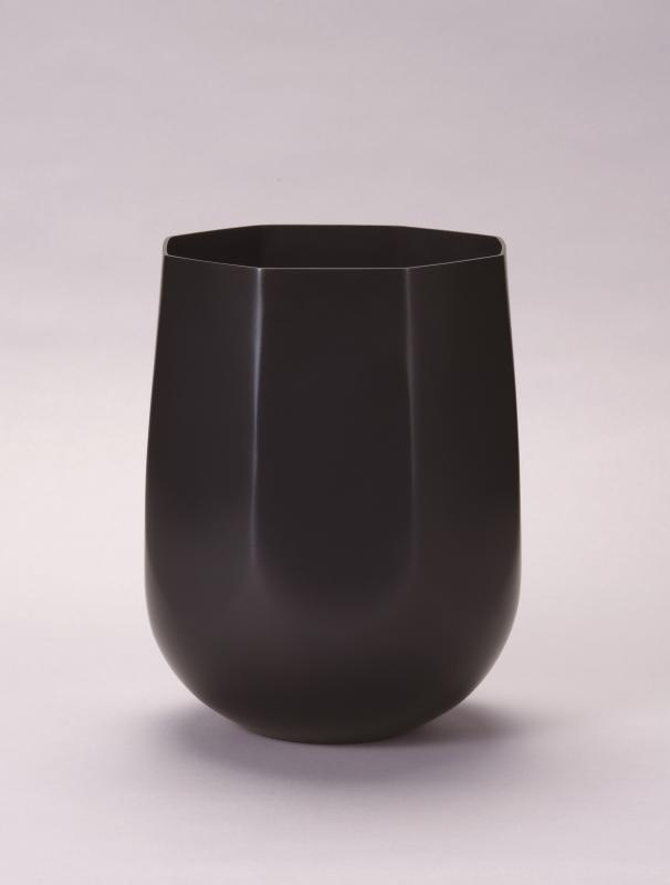 写真：八方赤銅花器