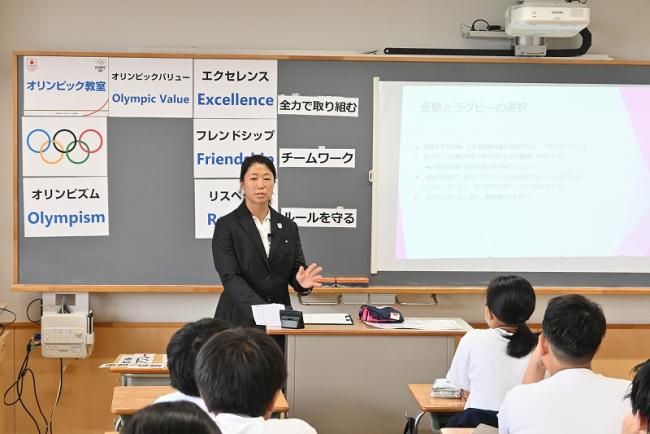 写真：授業している様子