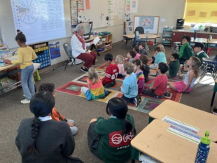 派遣の様子の写真