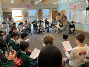 派遣の様子の写真