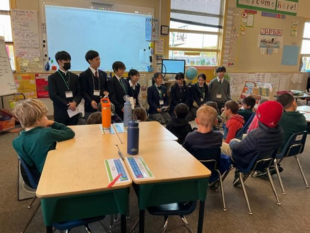 派遣の様子の写真