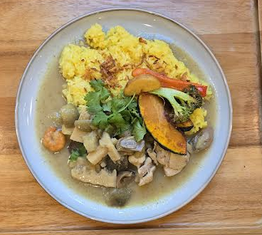 写真:しろいあおフードストアーグリーンカレー