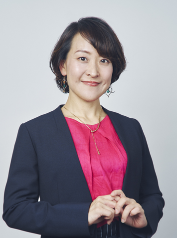 新井雅美 氏