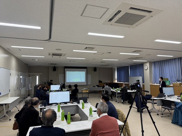 写真：区政モニター会議のプレゼンテーションの様子